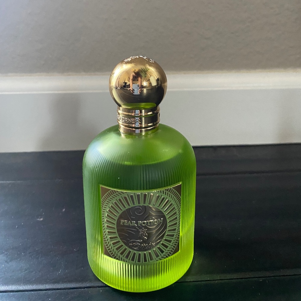 Paris Corner Emir Pear Potion